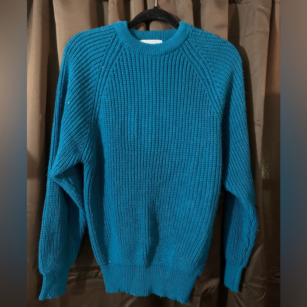 Blue men’s sweater size medium 100% acrylic